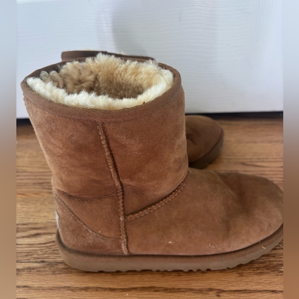 UGG Classic Chestnut Ugg Boots size 6 - Picture 3 of 6